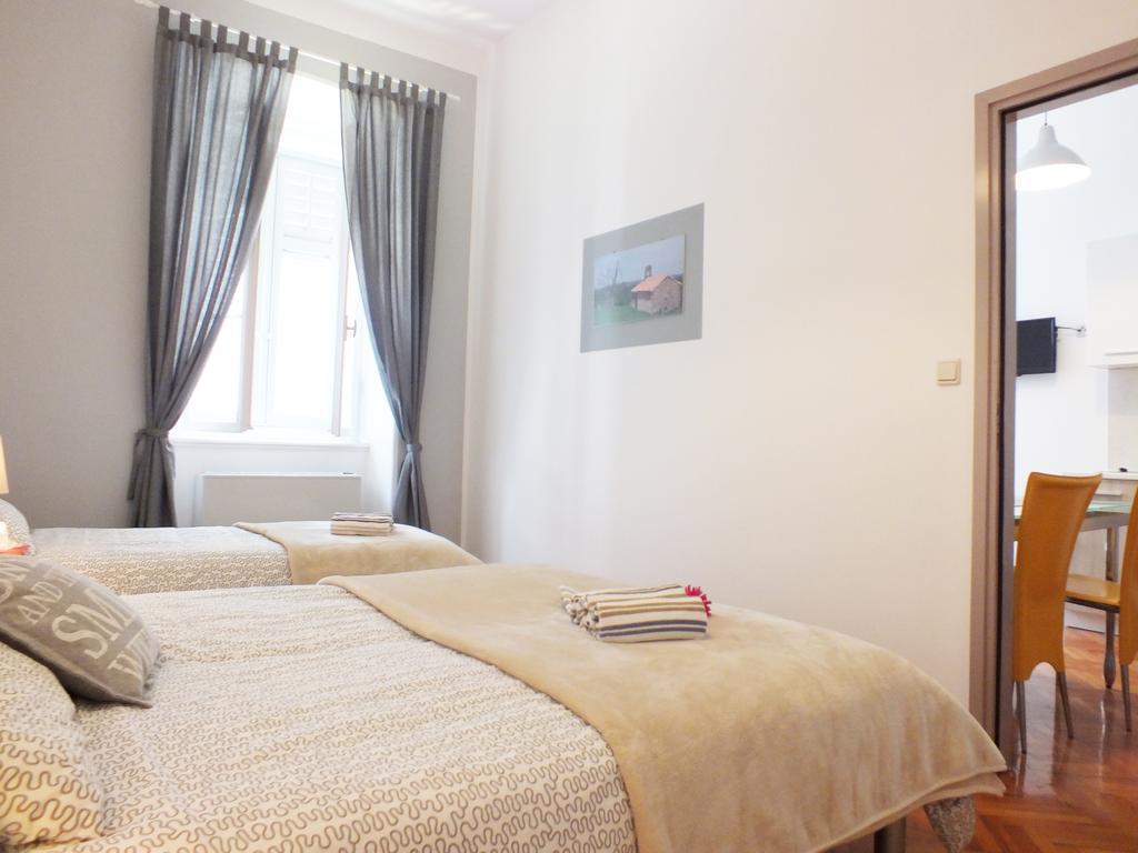 Apartman Draguc プーラ エクステリア 写真